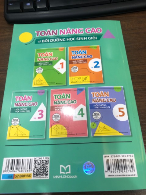 Sách đẹp, rõ ràng. Giấy đay dặn.