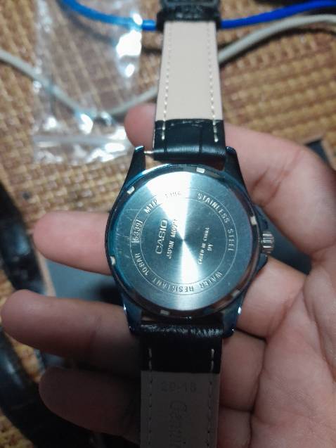 Shop làm ăn thế nào đây, đặt size 20mm, giao 1 đầu đúng 20, 1 đầu 18mm, giờ sao gắn