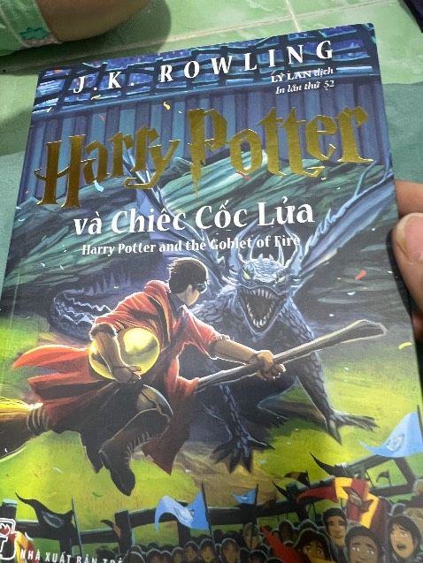 Sách quá đẹp. Giấy mịn chữ rõ. Bé thích mê. Có 10* mình cũng chấm cho tiki. Đặt 6h 10h giao tới. Mình đang tìm sách chính hãng. Vô tình lướt trúng giá hợp túi tiền, quan trọng là hàng real quá hài lòng. Yêu tiki. Trải nghiệm thật, ko hề sẻeding nha.