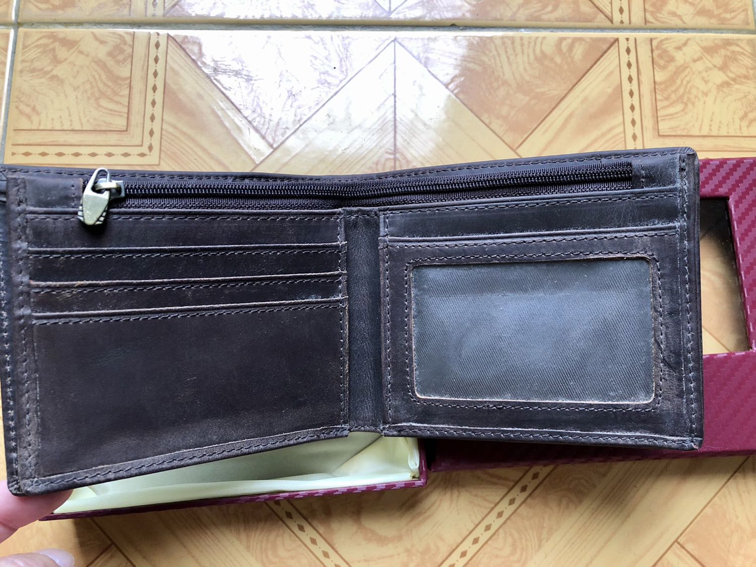 kiểu đơn giản, màu lạ