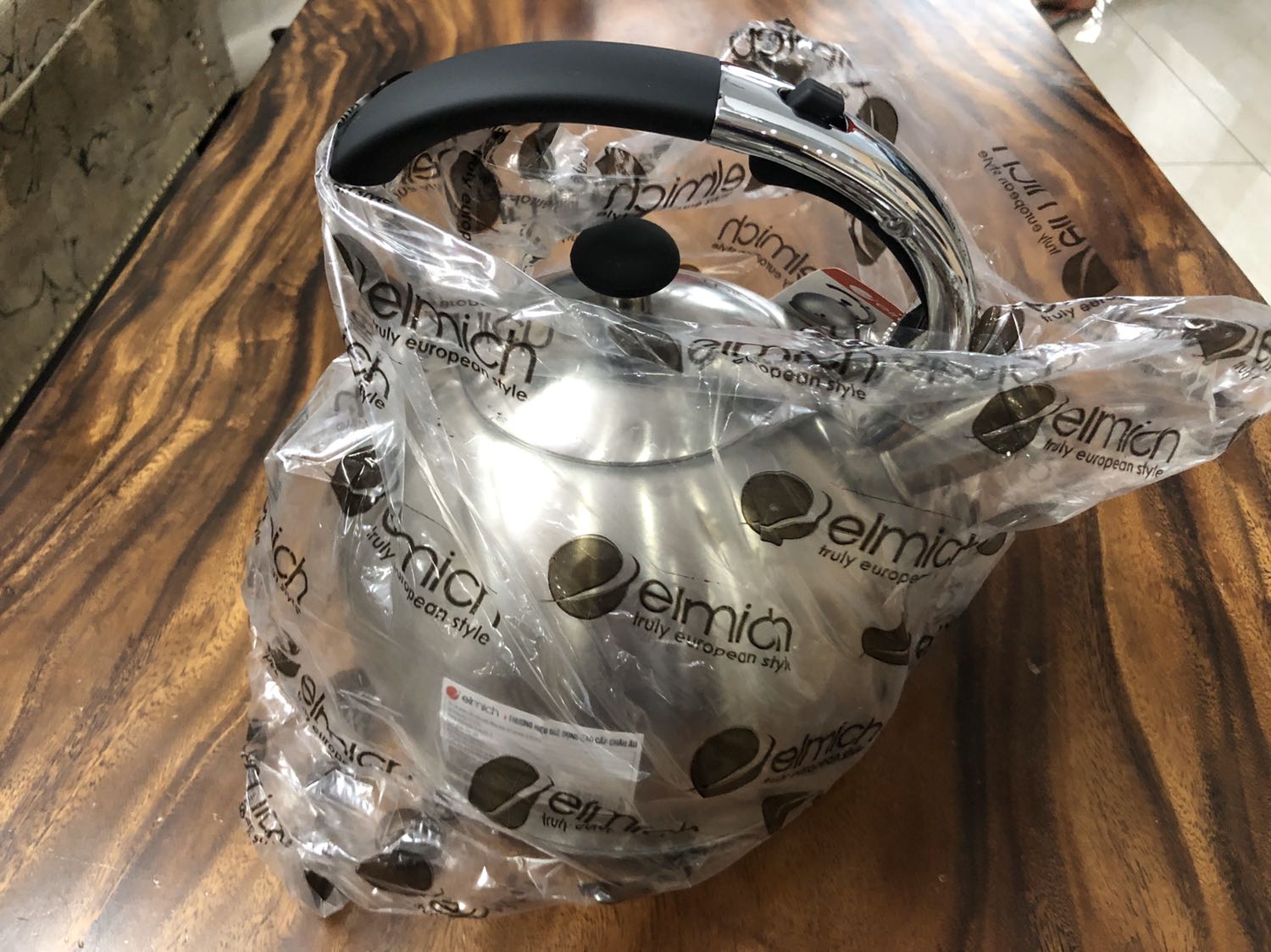 Sản phẩm đúng hàng, rất đẹp! Mới 100%, Ấm giữ nhiệt rất tốt!