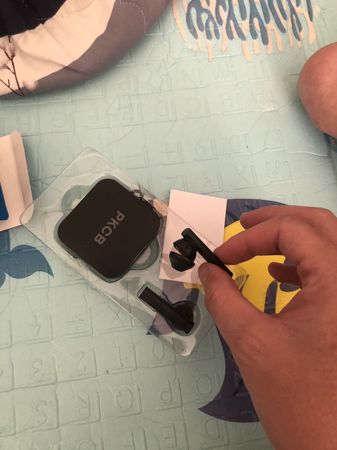 Không biết có ktra hàng trước khi gửi k mà hàng bị như này. Lắp lại cho vô sạc chưa dc 1p đốc sạc tụt từ 100 xuống 8x🤧🤧🤧. Volume tốt. Trebs cao quá bass yếu nên hơi chói. Mà giá tầm này thì ok