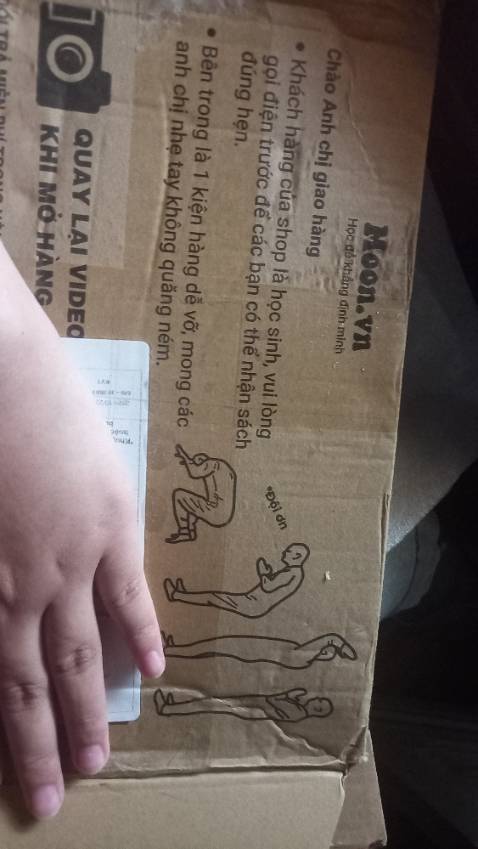 Sách hay, in rõ nét, móp 1 chút nhưng kh sao, 10d cho sự dth của moon và shipper