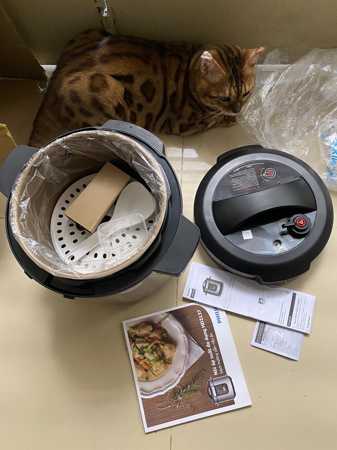 Mùa dịch nên giao hàng rất chậm, gần 1 tháng, ngóng dài cổ… Nồi xài cực thích , nấu siêu nhanh, dung tích 6 lít vừa cho gia đình 4 người, rất nên mua !