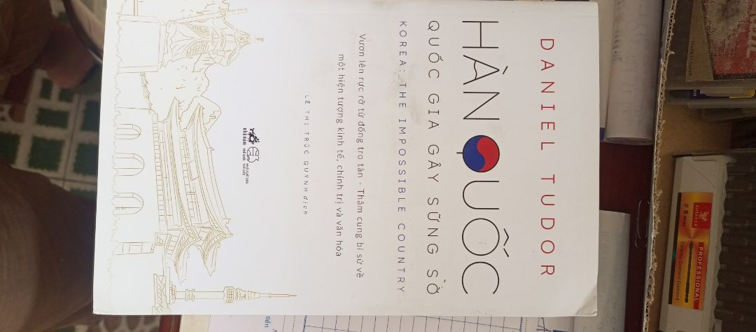 sách mới nhưng đối xử tốt và sạch sẽ giúp mình, nhận sách kiểu vầy chán ghê