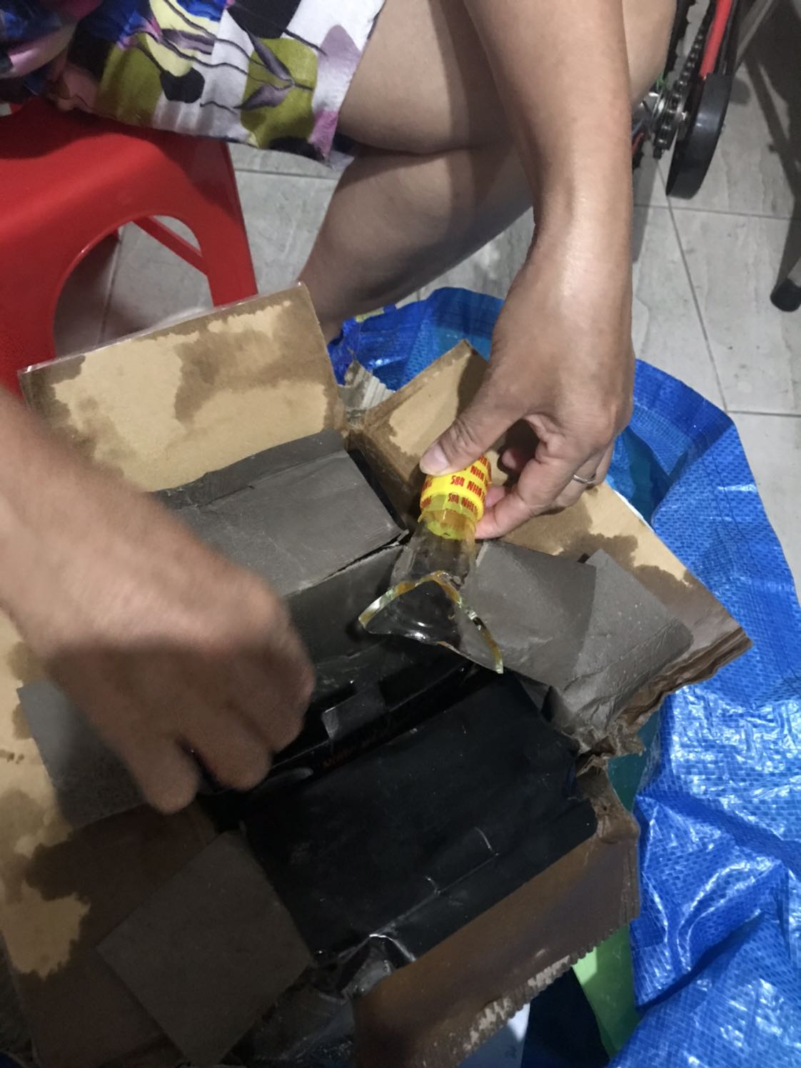 Nước mắm chai thuỷ tinh bể tan tành!
Quá tệ, hôi kinh khủng Nước mắm chai thuỷ tinh bể tan tành!
Quá tệ, hôi kinh khủng