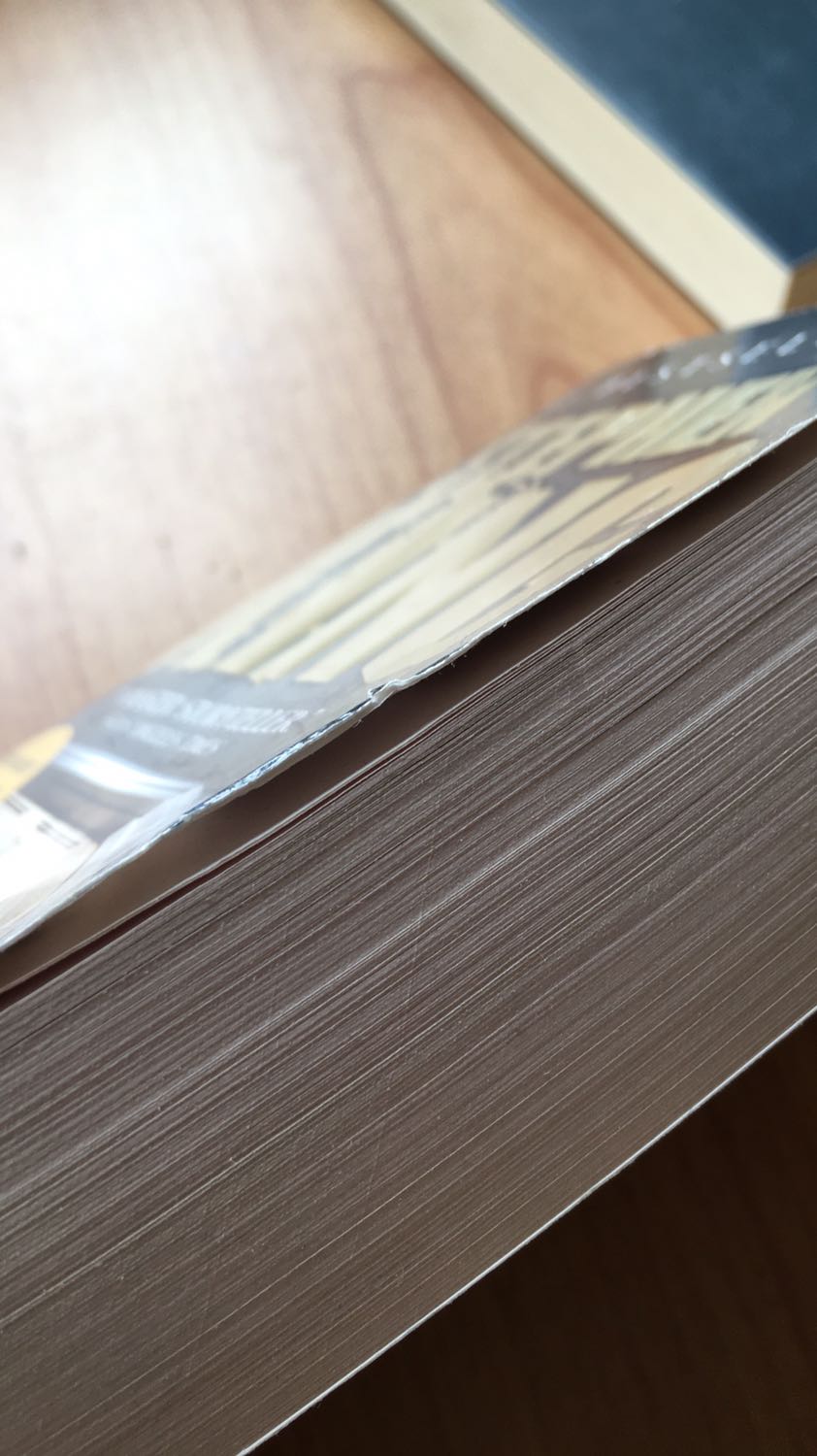 Điểm trừ là một vài chỗ bị cong, rách, ngoài ra thì không có vấn đề gì. Tiki giao hàng ngay ngày hôm sau khi mình đặt sách. Nhìn chung mọi thứ khá là ổn. Tuy chỉ có bề ngoài sách nhìn không được mới cho lắm!