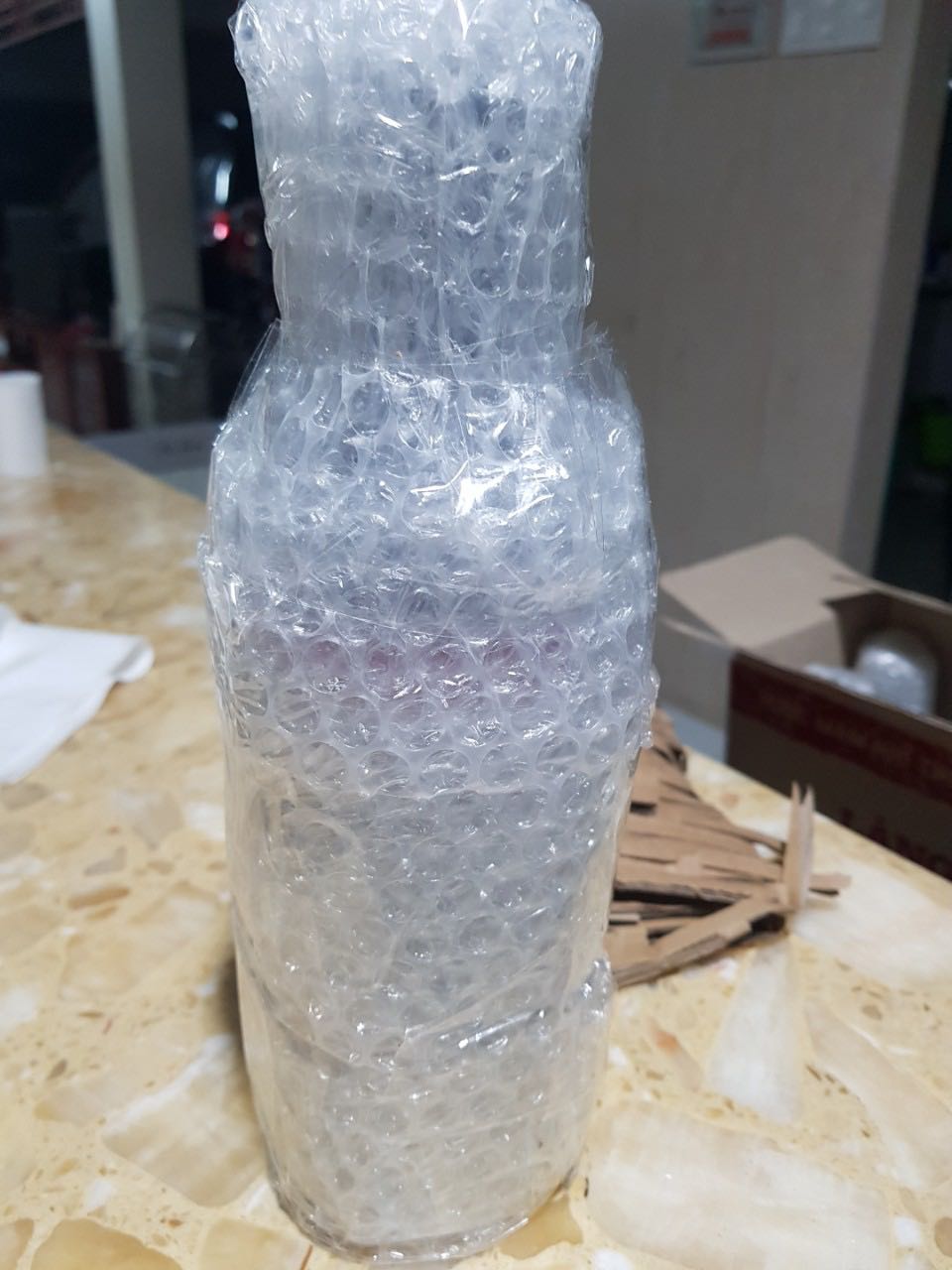 Đóng gói chắc chắn an toàn, nước mắm đậm đà ngon. Nhưng thất vọng giao hàng trễ đến 10 ngày (đặt 03/10 đến 21/10 mới nhận được), gọi điện/ email nhắc 2 lần kiện hàng mới luân chuyển. Q1 - Q. Tân Phú mà cứ ngỡ là oversea. Đóng gói chắc chắn an toàn, nước mắm đậm đà ngon. Nhưng thất vọng giao hàng trễ đến 10 ngày (đặt 03/10 đến 21/10 mới nhận được), gọi điện/ email nhắc 2 lần kiện hàng mới luân chuyển. Q1 - Q. Tân Phú mà cứ ngỡ là oversea.