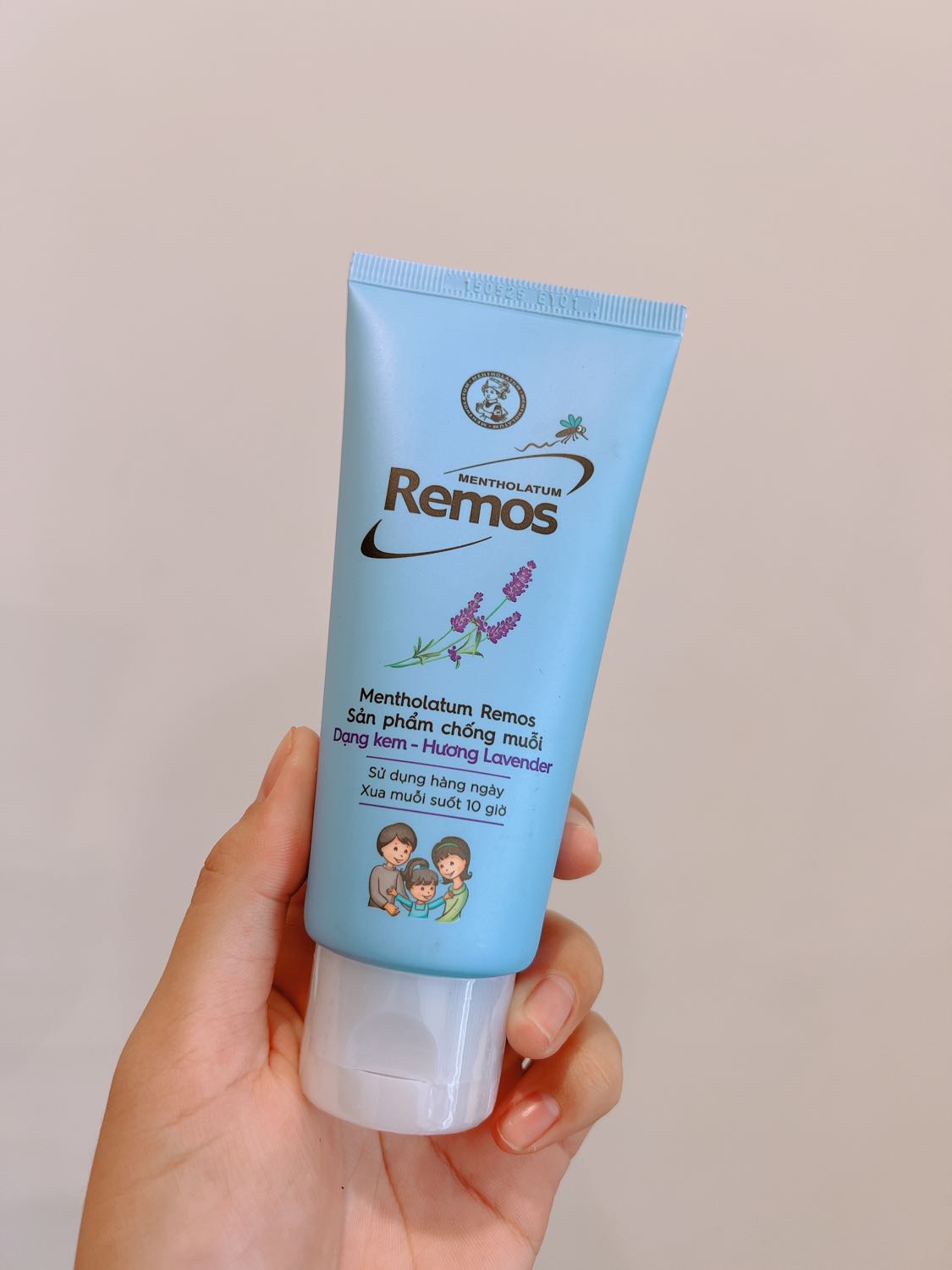 Sản phẩm: kem chống muỗi, mùi dễ chịu
Công dụng: chống muỗi, chưa biết được 10h ko nhưng ngủ cả đêm ko bị muỗi cắn.
Giao hàng: nhanh, shipper thân thiện

Giao đúng hàng, nghe bạn bè khen nhiều nên mua thử, khá hài lòng