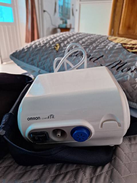 Máy chính hãng, dễ sử dụng, khí lên mạnh hương khói mù mịt luôn, mua hàng tiki rất yên tâm.