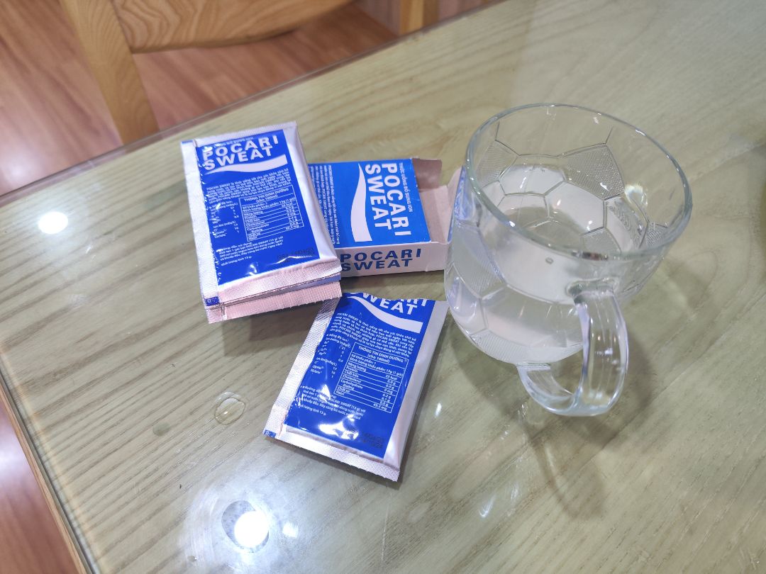 Tạm ổn. Hòa 2 gói mới tương đương 1 chai nhỏ, hương vị ko khác biệt