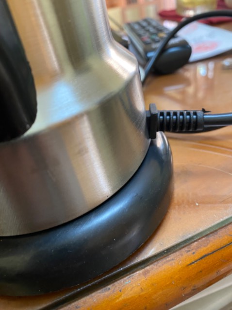 Đóng gói quá tệ !
Sản phẩm không như quảng cáo : nắp đậy không kín, lỏng lẻo ; dây điện ở thân máy hở .
Xay thì chưa biết thế nào nhưng tiếng máy êm.