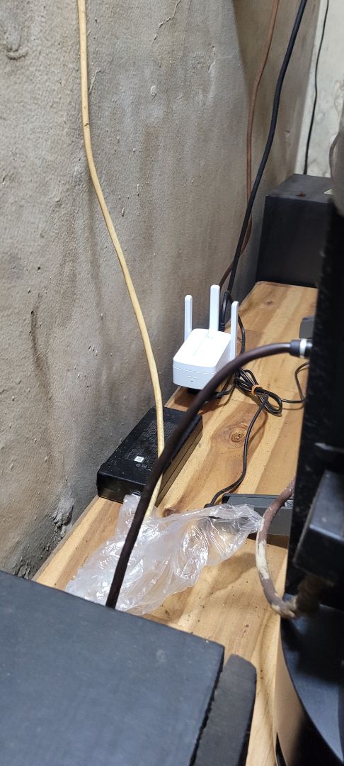 sóng đầy cây nhưng mà mạng thì bị delay, kiểu nó vào từng đợt xong chờ 1 2s đợt kế tiếp đến , lướt web xem phim thì ok chứ chơi game mà bị delay là chỉ có đập máy