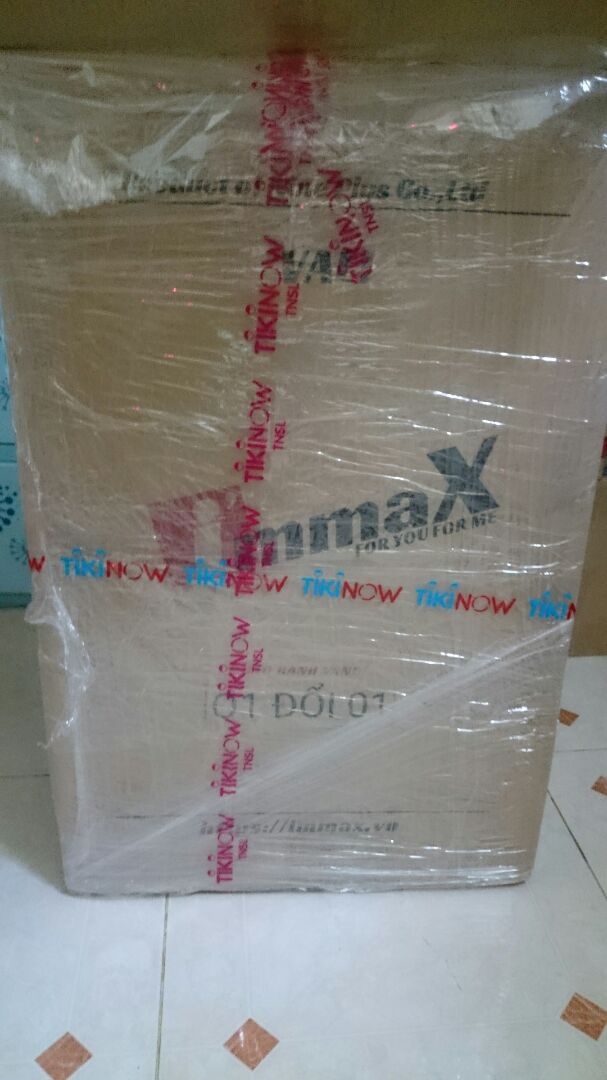 Hàng nhận còn nguyên đai nguyên kiện, nên khui thùng nhẹ nhàng, tránh dùng dao rọc có thể làm trầy vali. Kích hoạt bảo hành dễ dàng, có clip hướng dẫn cách đổi mã khóa luôn nha các bạn. Về độ chắc của vali thì mình thấy hơi mỏng. Đã sử dụng ngay và luôn cho chuyến du lịch sau đó, hi vọng xài bền!