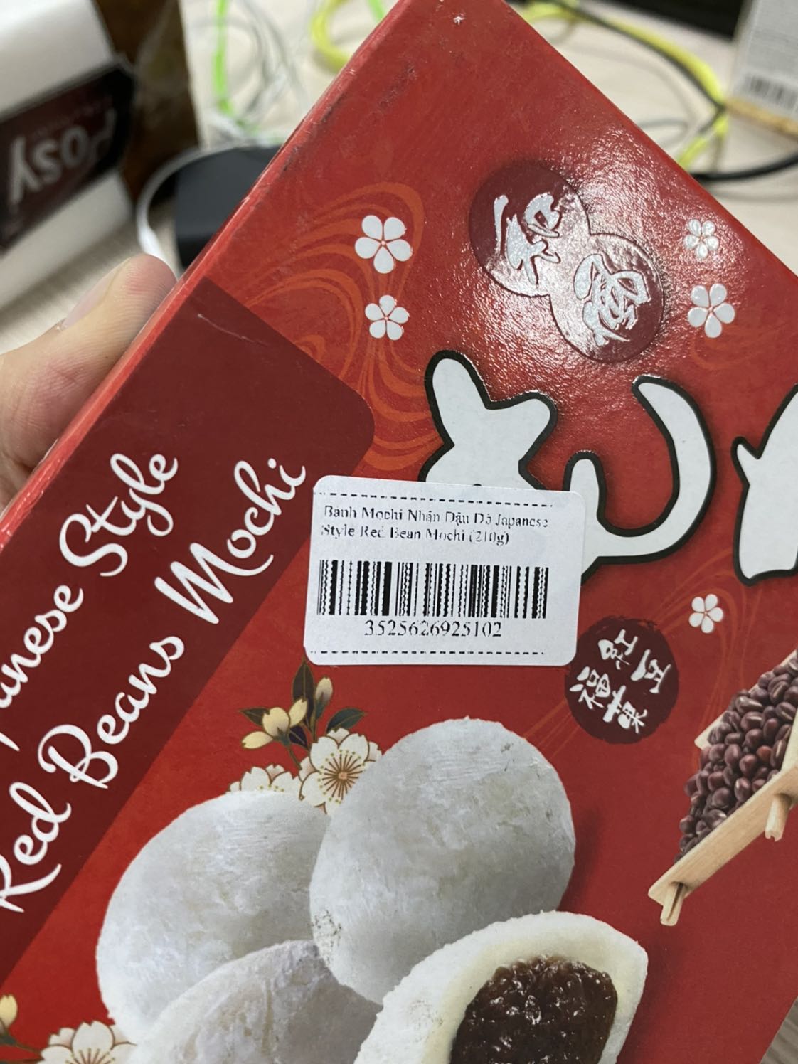 Mình mua hộp bánh có hạn sử dụng 2 tháng nhưng trên bao bì không có hạn sử dụng. Tiki nên kiểm tra kỹ hơn. Bánh khá ngon sau khi đổi hàng.