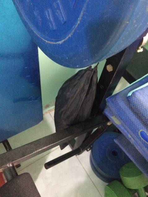 giao hàng nhanh, đóng gói cẩn thận, đầy đủ phụ kiện, nhưng dây khá mỏng nên chưa biết độ bền thế nào