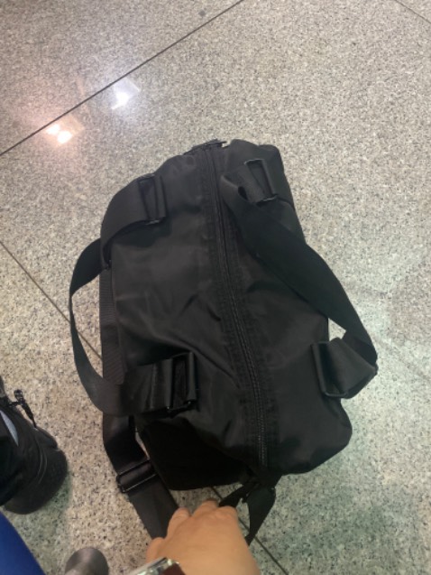 Hàng đẹp giống hình, rất chắc chắn rộng nữa. Nên mua