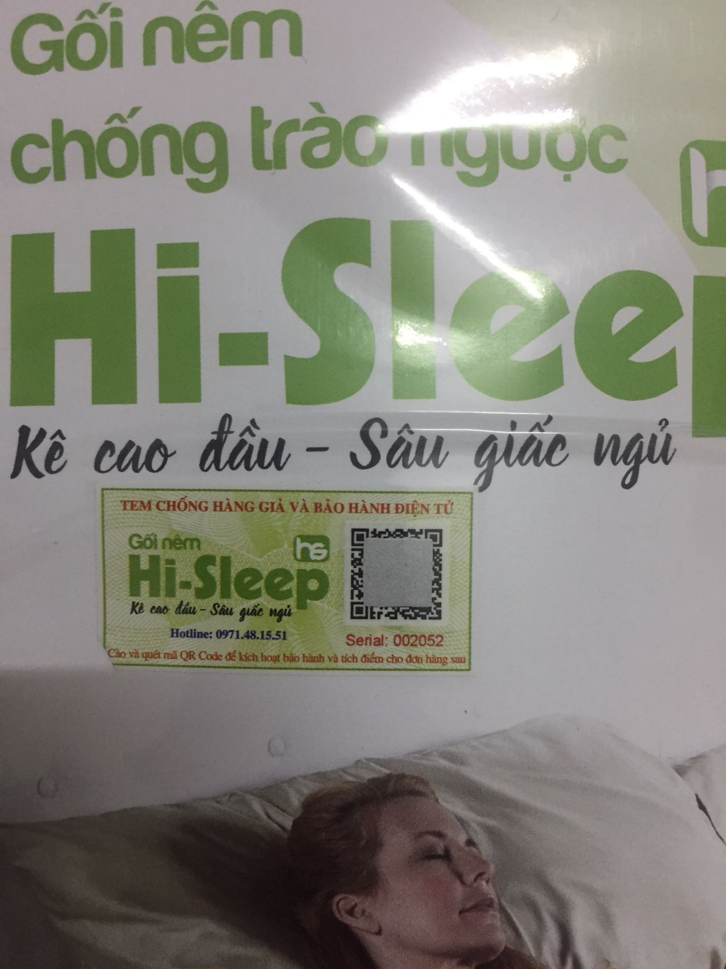 Gối rất lớn nha mọi người, gọi là đệm luôn cũng được, đóng trong túi PVC rất gọn, có tem chống hảng giả luôn, túm lại là rất cẩn thận. Mới nằm được mấy hôm thấy cũng dễ chịu lắm. Đáng tiền đáng tiền