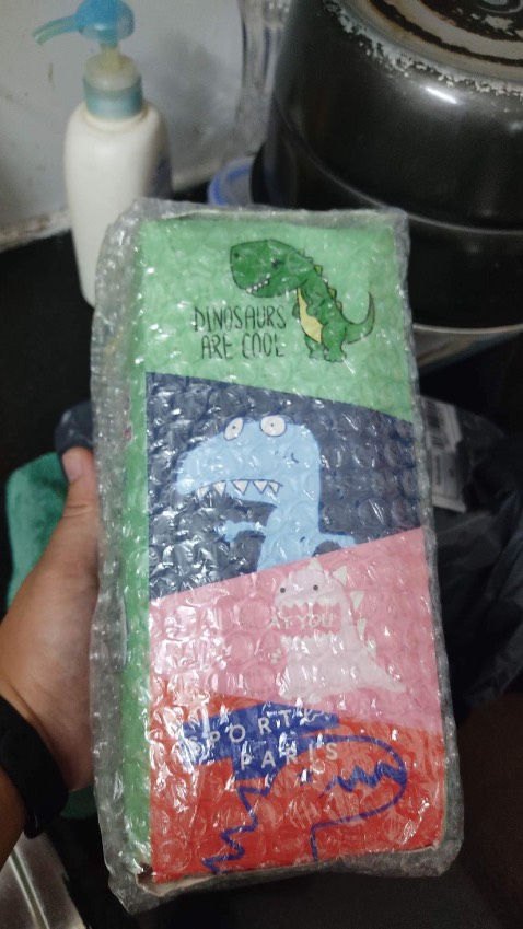 Sản phẩm tốt hình thức giống ảnh , bé con nhà mình khá là thích, giao hàng bị hộp bị móp may mà ko bị vỡ