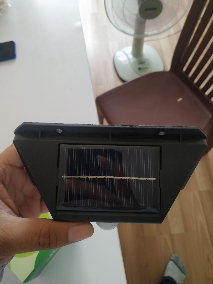 sản phẩm treo đầu dê bán đầu cầy.
miếng pin năng lượng mặt trời sản phẩm thực nhận không to như hình ảnh mô tả sản phẩm treo đầu dê bán đầu cầy.
miếng pin năng lượng mặt trời sản phẩm thực nhận không to như hình ảnh mô tả