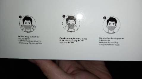 Hàng gói cẩn thận, còn hạn sử dụng. Dây đeo co dãn, chất vải dày, dễ thở. Hướng dẫn song ngữ chưa khớp nhau, chưa khớp hình ảnh hướng dẫn. Gói chung 5 khẩu trang 1 gói gây kém vệ sinh.