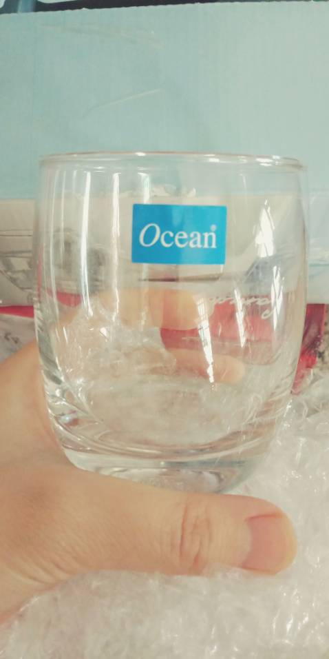 ly đẹp,  thuy tinh trong veo, chính hãng,  nên mua nha mn