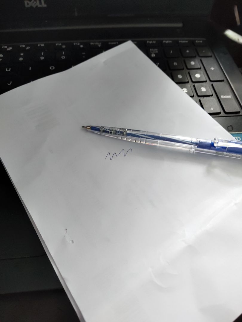 tiki giao hàng nhanh, bút viết êm, ra mực đều, đáng mua nha mn