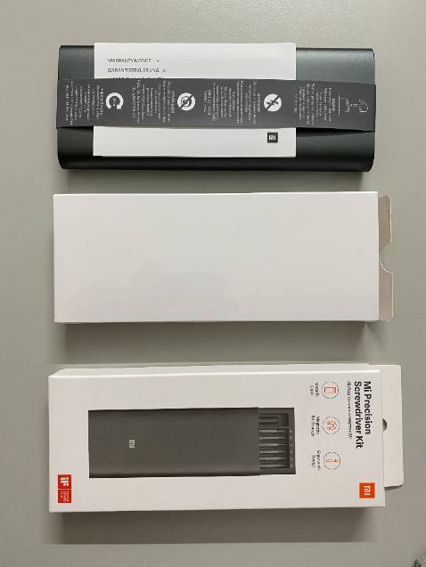 Đóng gói đẹp. Thông tin nhà nhập khẩu và sản phẩm rõ ràng. Vít dùng rất tốt, hy vọng sau một thời gian không bị rỉ, sét.