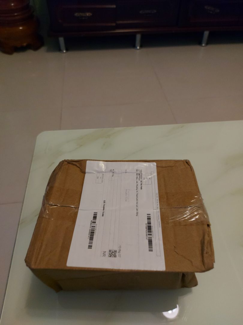 Hình quảng cáo là 4 cuộn, giảm giá hơn 80%, nhưng khi nhận hàng chỉ có 1 cuộn, thất vọng. Đề nghị Tiki xem lại đơn vị bán hàng