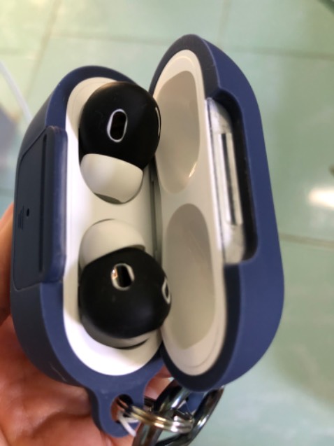 Rất đẹp, mềm mịn và ôm khít tai nghe. Nên mua để bảo vệ cho tai nghe của bạn. Cảm ơn shop!