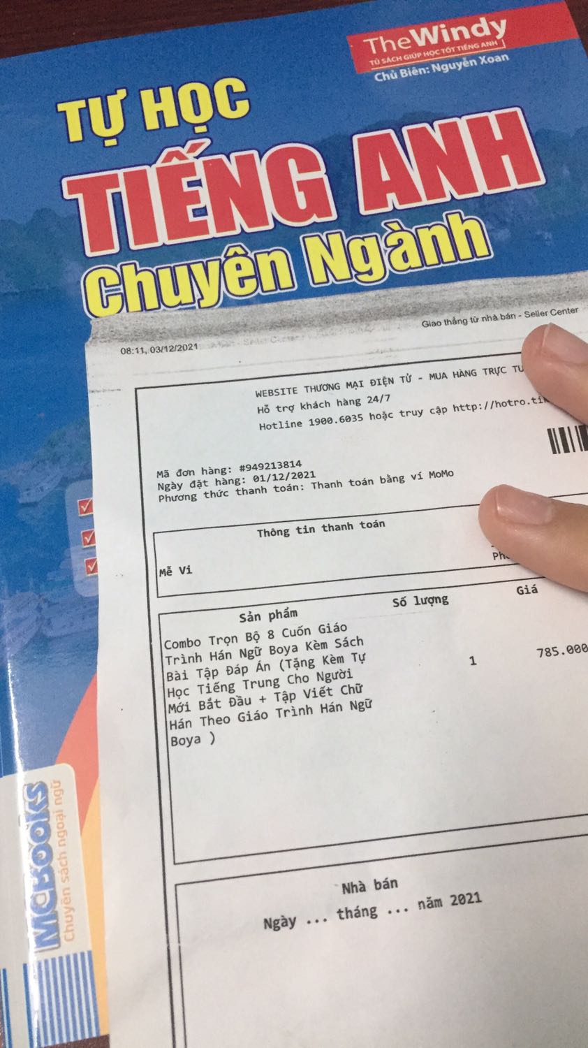 Tôi đặt sách tiếng trung 8 cuốn mà giao tôi một cuốn tiếng anh shop làm ăn kiểu gì vậy hả 821.000 bộ ít lắm hả ????