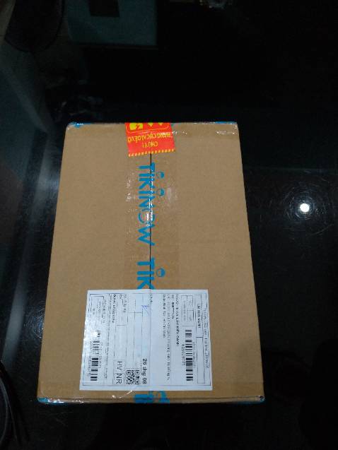 Giáo hàng đúng hẹn, có gửi tin nhắn OTP trước khi giao hàng, đóng gói cẩn thận, hàng mới đẹp, nhân viên giao hàng thân thiện, cám ơn shop, cám ơn Tiki