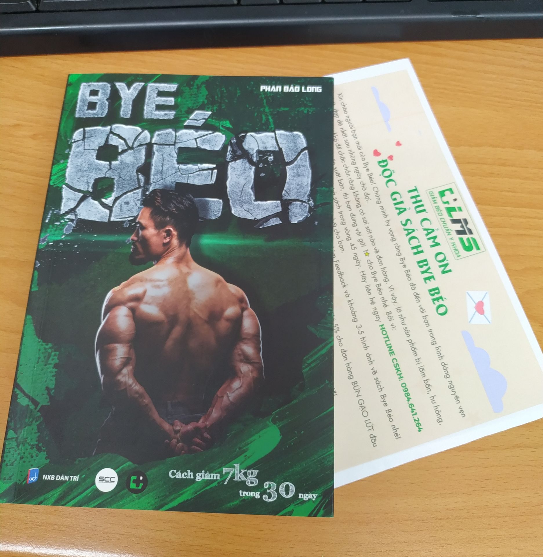 Tiki giao hàng nhanh. LMS đóng gói cẩn thận vầ rất dễ thương. Sách nhiều hình ảnh, màu sắc. Kiến thức hữu ích và cần thiết cho những bạn đang tìm kiếm phương pháp giảm cân khoa học, lành mạnh Tiki giao hàng nhanh. LMS đóng gói cẩn thận vầ rất dễ thương. Sách nhiều hình ảnh, màu sắc. Kiến thức hữu ích và cần thiết cho những bạn đang tìm kiếm phương pháp giảm cân khoa học, lành mạnh