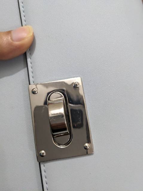 Sản phẩm khá ổn với mức giá trị, nhưng đồ mới mà có nhiều vết xước và dính keo dính các vị trí inox khá nhiều.