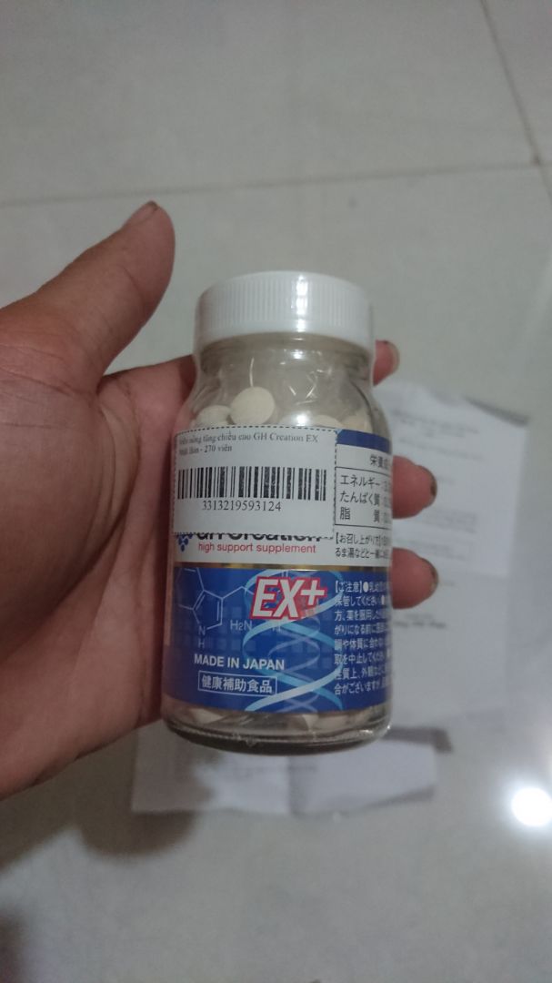 Đây là lần mua thứ 2 rồi, shop đóng gói vẫn theo phong cách cũ, êm ái!
Sản phẩm loại mới, màu xám trắng, cũng có thông báo kèm theo về mẫu mã mới nữa.
Uống thêm 1 liệu trình nữa xem sao