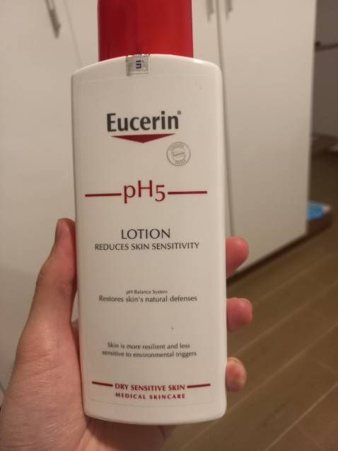 Dưỡng ẩm tốt, phù hợp với da nhạy cảm