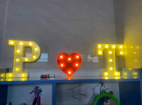 Kiểu dáng đẹp, ánh sáng tốt, giá cả hợp lý. Đóng gói cẩn thận. Sẽ ủng hộ shop.