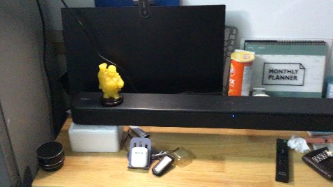 Âm to rõ không rè
Chất bass tương đối, nếu muốn bass mạnh cần mua bộ tăng bass thêm, 
Thiết kế mặt điều khiển làm giả da rất đẹp
Ngoại quan con loa nhìn khá sang
Trên tiki có khuyến mãi nên hốt ngay, mua ở chỗ khác cũng tốn 3 chai
Chưa nghe nhạc Việt Nam nên không biết nghe hay không nhưng nhạc Us uk quá ổn