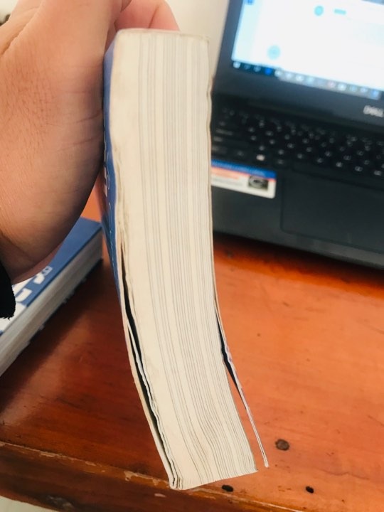 Thực sự rất không hài lòng khi nhận được 2 cuốn sách này từ Tiki, sách này dường như đã được sử dụn (một cuốn giấy kém chất lượng), giấy quá đen và cũ, bìa bị gãy, rách, trên giấy còn vài chỗ bị bẩn. Tôi đề nghị Tiki đổi lại sách khác cho tôi. Đã mua nhiều lần của Tiki, nhưng những lỗi nhỏ thì ko sao, nhưng thực sự quyển này quá khiến tôi thất vọng về việc chọn đồ giao hàng cho khách của Tiki. Đề nghị Tiki giải quyết sớm và gửi sách mới đổi lại cho tôi.