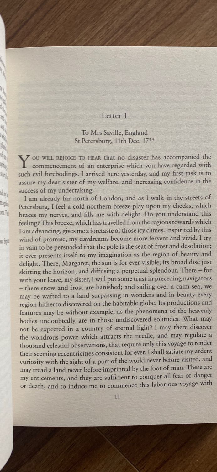 Bìa sách không đẹp lắm nhưng chất lượng giấy và kích cỡ thì vừa vặn với mình. Giấy vàng thơm và font chữ dễ đọc.
Pride and Prejudice là một trong những tác phẩm kinh điển của Jane Austen, đã chuyển thể thành phim, nhưng đọc sách dĩ nhiên là thích hơn.