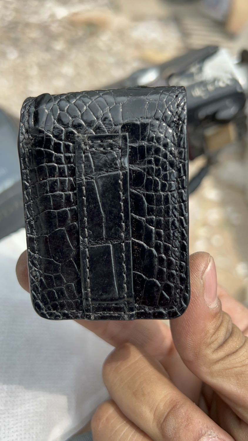 Sảm phẩm rất đẹp và sắc xảo, nên mua lắm nha các bác