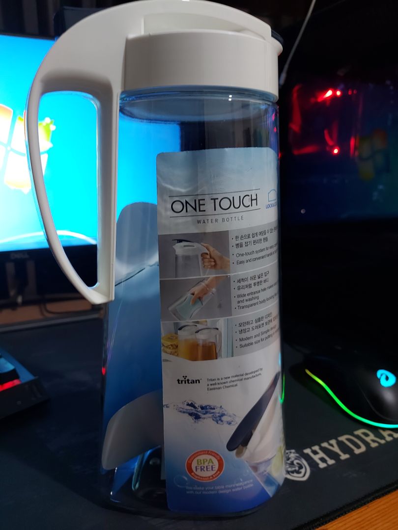 Giao hàng nhanh... Ca đẹp, nhựa trong suốt, nắp đậy có gioăng cao su, tay cầm chắc chắn, tuy nhiên nhựa ko đc dày cho lắm.