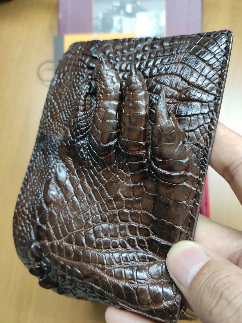 Rất chỉnh chu. Xứng đáng đồng tiền bát gạo. Quan trọng hàng cá sấu nên rất hài lòng