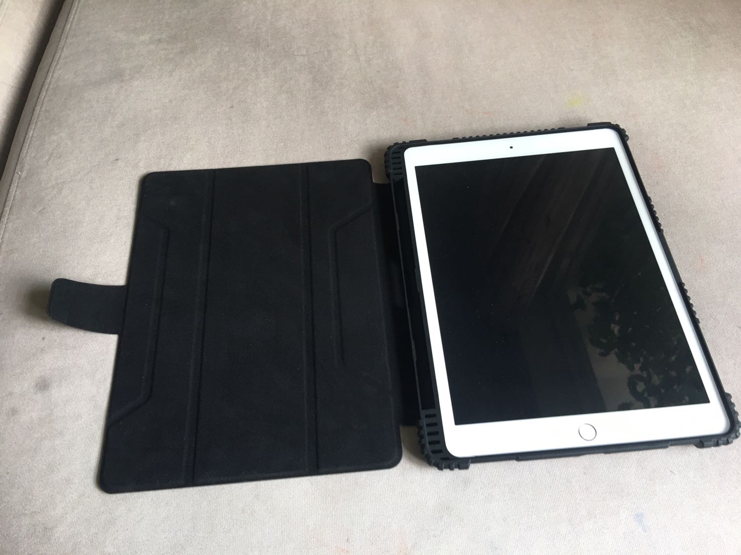 Hàng rất tốt. Gia công tỉ mỉ. 
Hoàn toàn hài lòng về sản phẩm này.