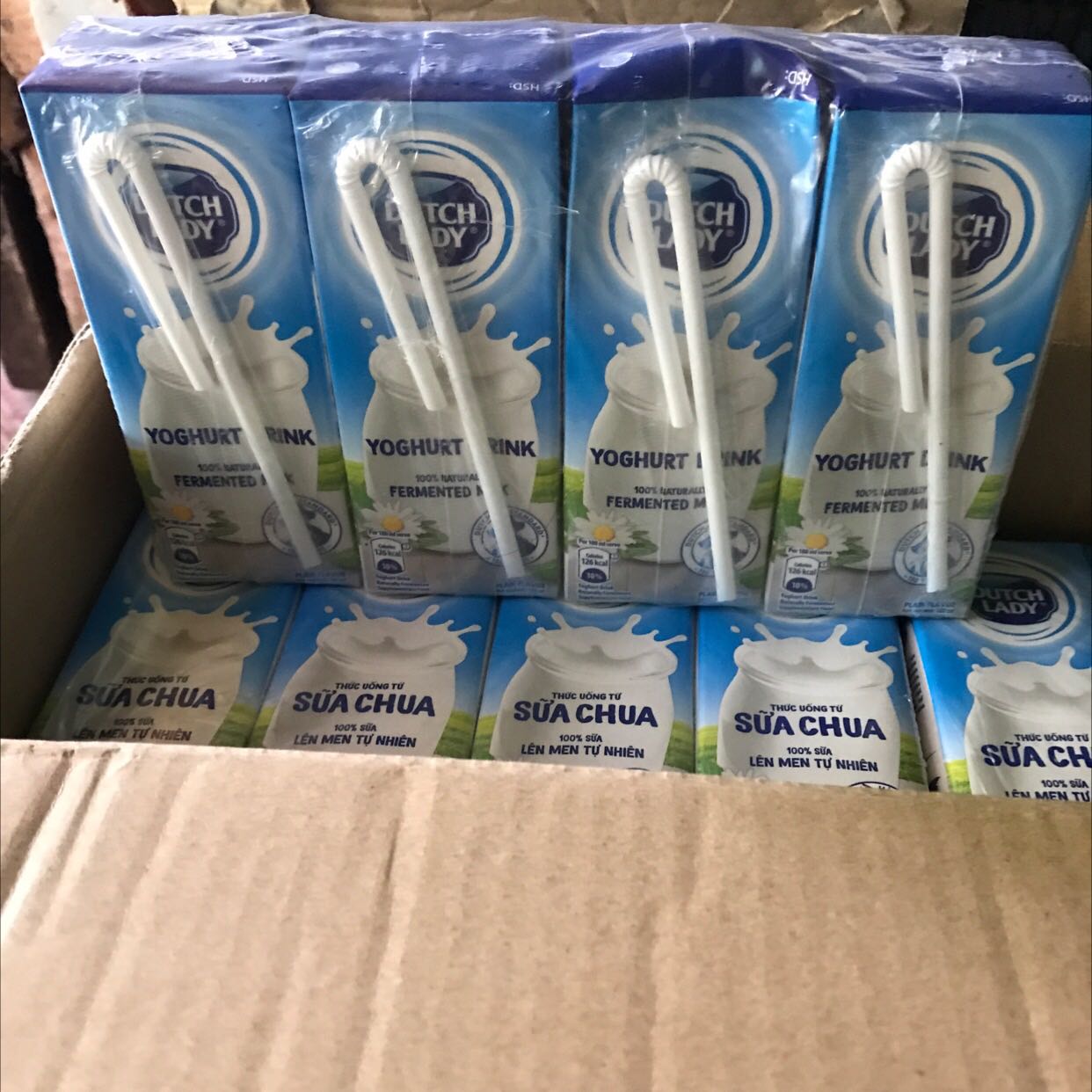 Nhận hàng còn nguyên vẹn , giao hàng nhanh, sữa uống ngon, cháu bé nhà mình thich.
