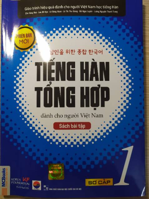 Mình mới mua và học sách đc 2 tuần. Sách đẹp, chắc chắn, chữ nghĩa màu mè in rõ ràng, chất giấy ổn. Nội dung diễn giải dễ hiểu, bài tập ôn tập đa dạng, nhất là có app nghe nên rất hiệu quả với những người tự học. Giáo trình này quá nổi tiếng rồi nên ai muốn học theo thì cứ mua ko phải nghĩ nhiều. Đây là lần đầu mình mua hàng trên Tiki, giao hàng đúng hẹn, hài lòng. Mình mới mua và học sách đc 2 tuần. Sách đẹp, chắc chắn, chữ nghĩa màu mè in rõ ràng, chất giấy ổn. Nội dung diễn giải dễ hiểu, bài tập ôn tập đa dạng, nhất là có app nghe nên rất hiệu quả với những người tự học. Giáo trình này quá nổi tiếng rồi nên ai muốn học theo thì cứ mua ko phải nghĩ nhiều. Đây là lần đầu mình mua hàng trên Tiki, giao hàng đúng hẹn, hài lòng.