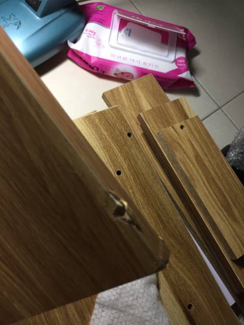 Sản phẩm tuy có bị lỗi nhưng vẫn ổn. Nghiên cứu video hướng dẫn một chút lắp theo là OK. Nhưng tiền ship cao quá