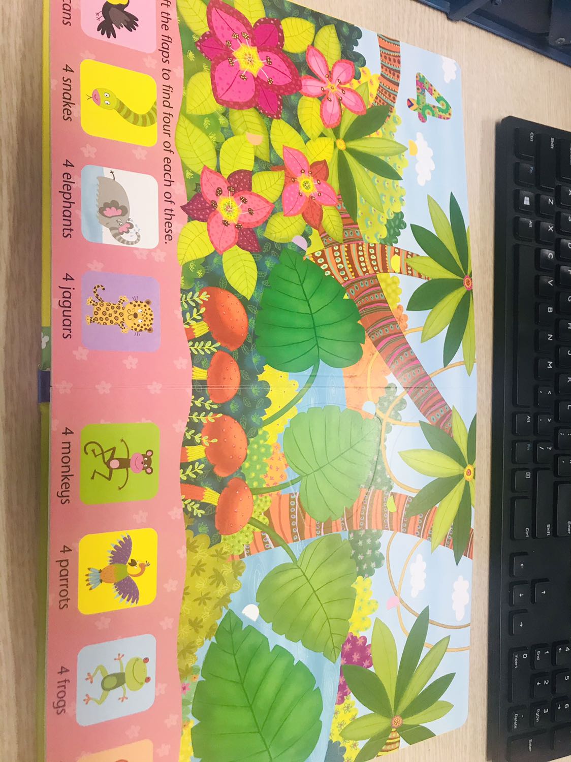 Giao hàng sau 1 tuần đặt hàng, với mình thì thấy chất lượng sách đẹp tuyệt vời, mầu sắc đẹp, nội dung hấp dẫn, con mình rất thích sách này. Tuy nhiên về phí vận chuyển thì mình góp ý tiki nên xem xét lại cách tính phí vận chuyển, mình đặt đơn hàng cùng lúc 4 quyển thì tách ra làm 2 đơn như sau: 1 đơn khoảng ~600k với phí vận chuyển ~15k; đơn thứ 2 khoảng ~195K phí vận chuyển ~40k. M có liên hệ hỏi tiki thì được giải thích do kho hàng khác nhau, do khoản cách từ 2 kho đến kình khác nhau nên phí cũng khác nhau nhưng vấn đề là mình đặt cùng 1 đơn hàng, cùng nhà cung cấp là tiki tranding vậy tại sao lại tách ra làm 2 phần phí vận chuyển như trên??? Vì đơn thứ 2 có giá thành sp thấp hơn ~200k sẽ phải chịu phí vận chuyển cao hơn đơn có giá thành trên 300k ( cụ thể đơn 1) Làm thế nào để người mua như mình biết được đúng sự thật là đơn mình đặt có nguồn hàng từ các kho khác nhau??? và từ kho đến mình có khoảng cách bao xa để có thể tính được cước phí vận chuyển tiki áp dụng là hợp lí? có minh bạch với giá trị người dùng phải trả phần phí đó.