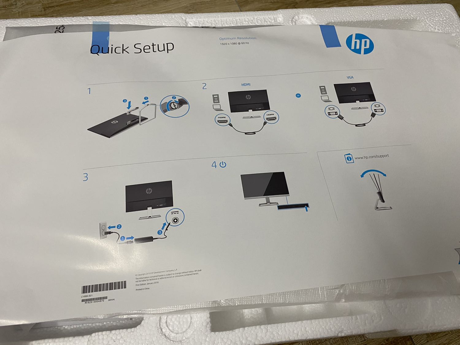 Cực kì hài lòng. Thích tất cả mọi thứ từ chất lượng cho tới kiểu dáng bo góc, chân đế nhôm rất vững chắc & sang trọng.

Lúc mở hộp ko để ý kĩ miếng giấy hướng dẫn nên loay hoay đọc manual hoài ko lắp ráp đc. Các bạn lưu ý đừng ngớ ngẩn như mình lol