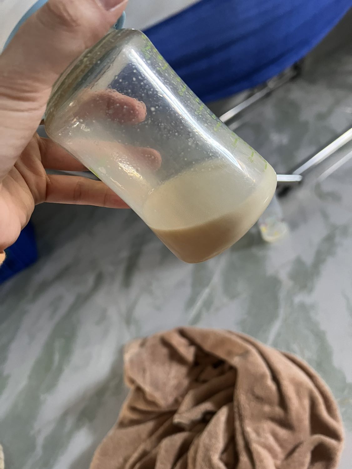 Sữa giả bé uống bị ngộ độc cần shop liên lạc lại mọi nguoi cân nhắc nha